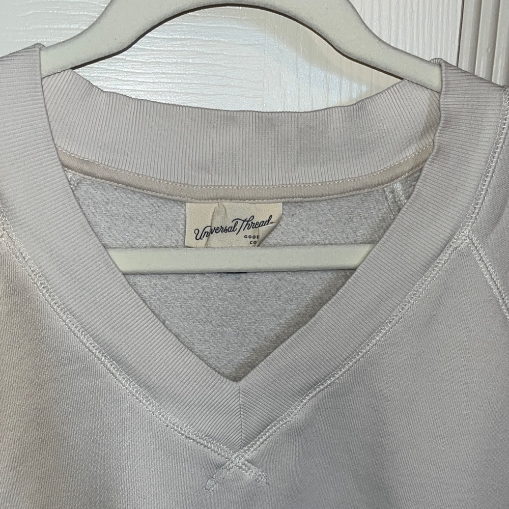 Universal Thread Cream V-Neck Top - Picture 3 of 4